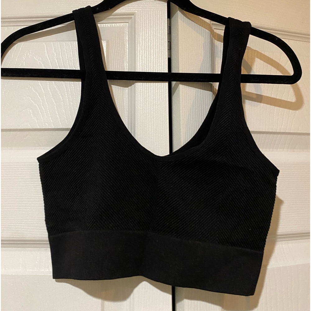 black cropped tank top
